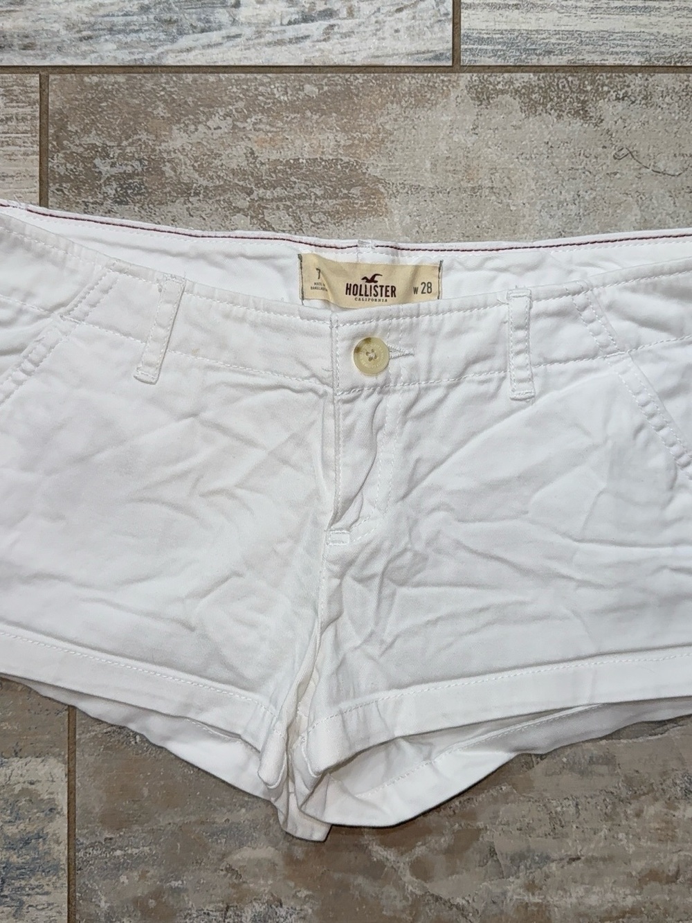 Hollister Women's White Cotton Shortie Shorts - Picture 3 of 4